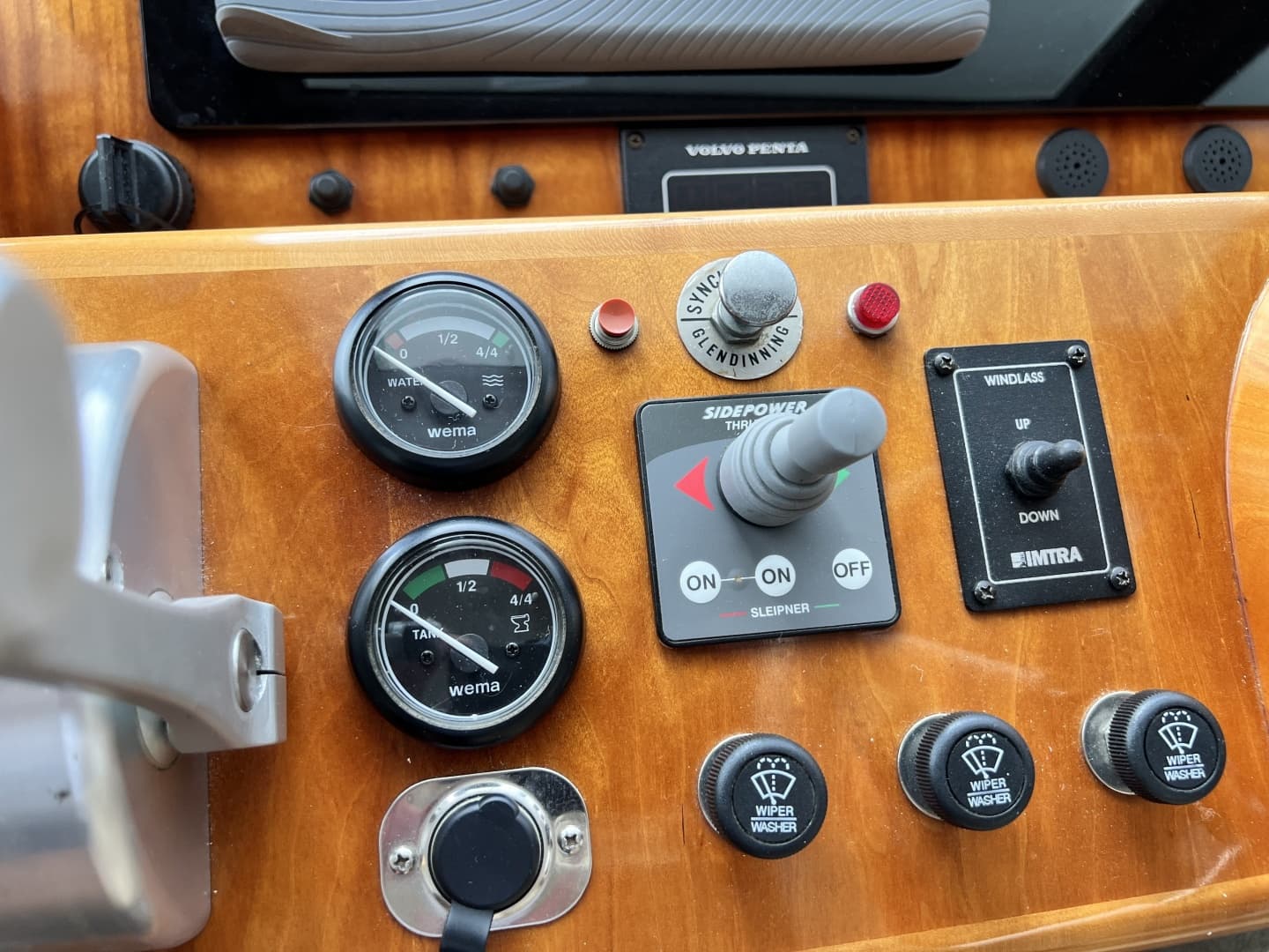 2004 Navigator 4400