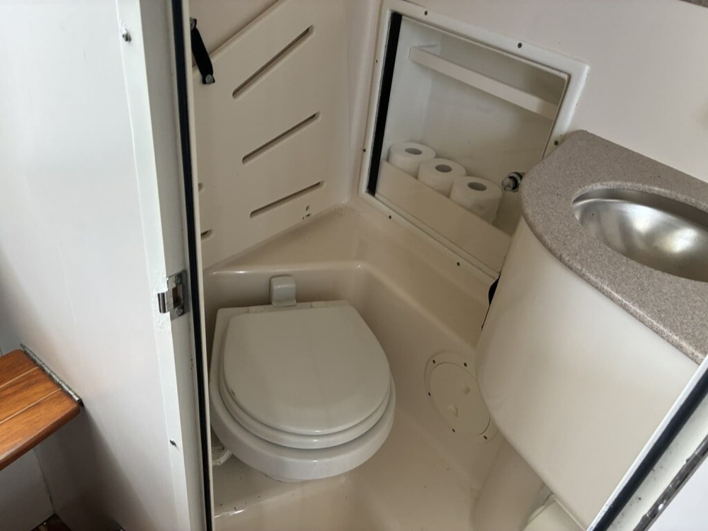 2003 Pursuit 3070 Express