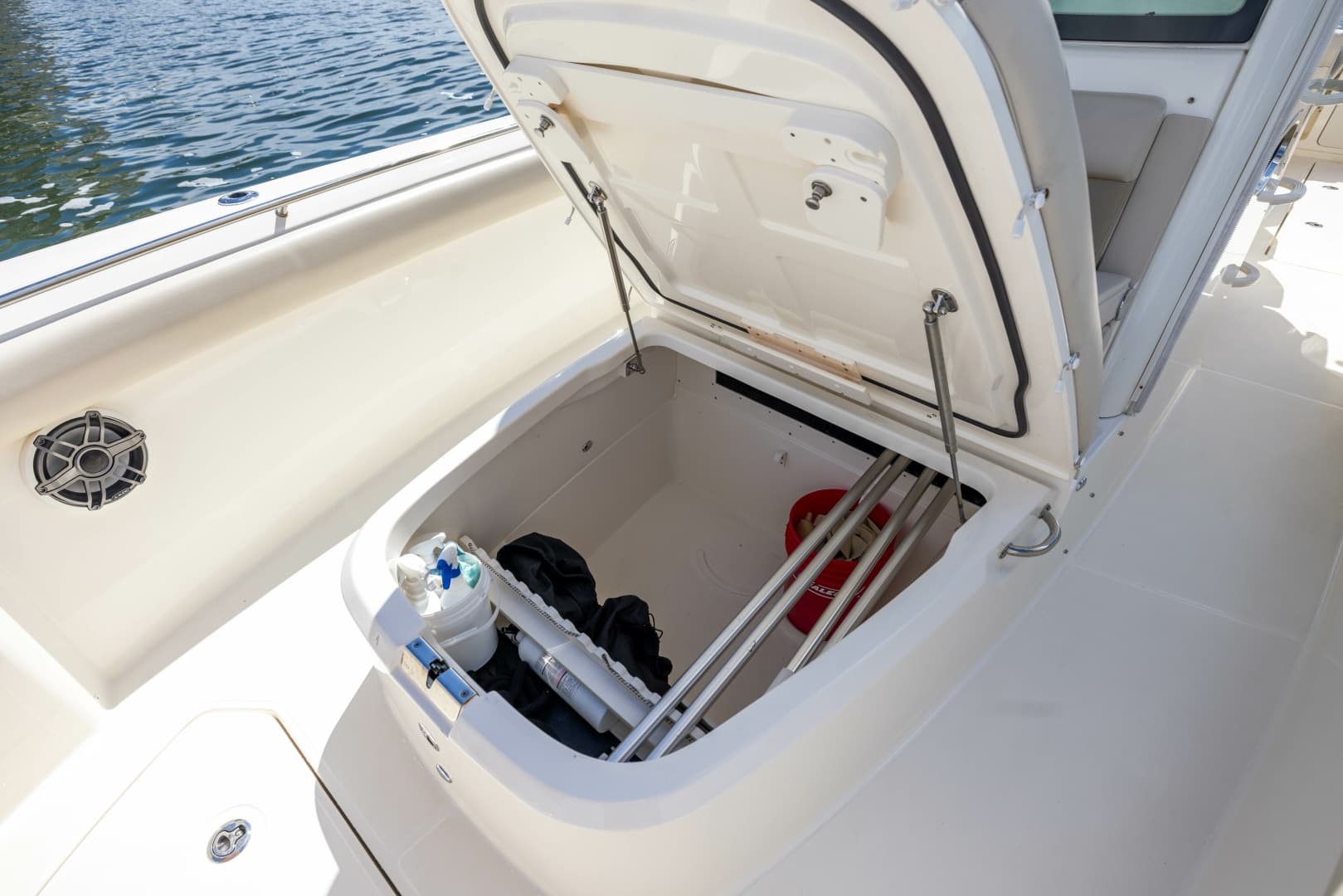 2024 Boston Whaler 330 Outrage