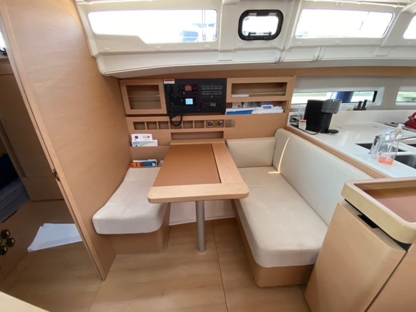 2020 Jeanneau Sun Odyssey 490