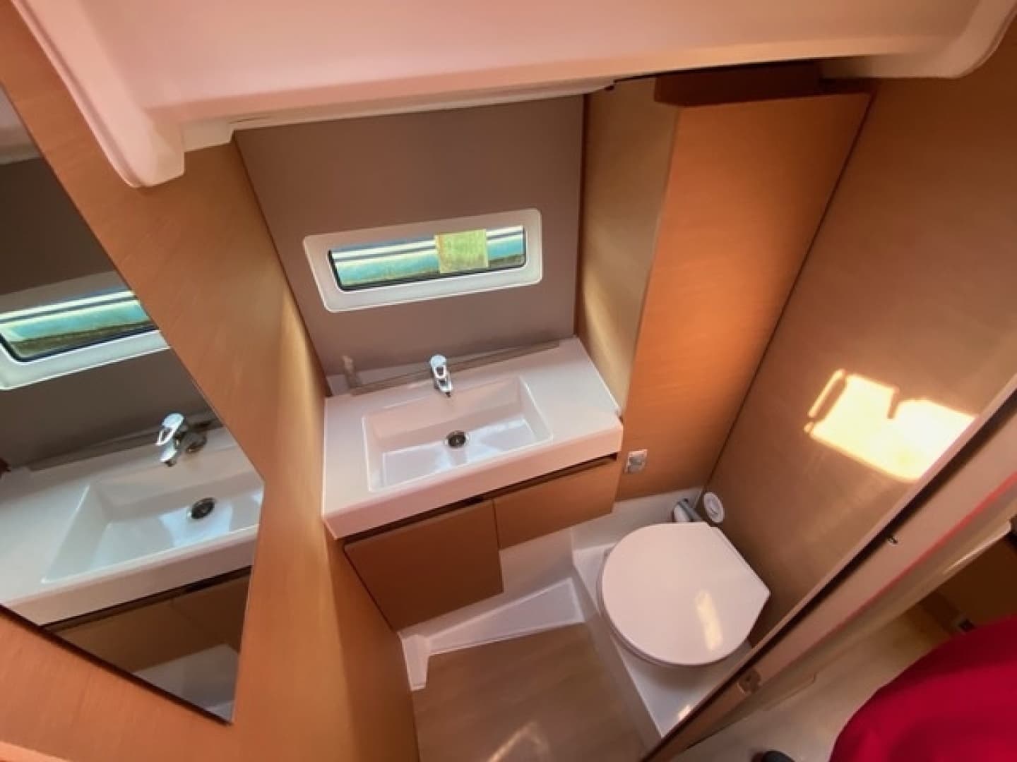 2020 Jeanneau Sun Odyssey 490