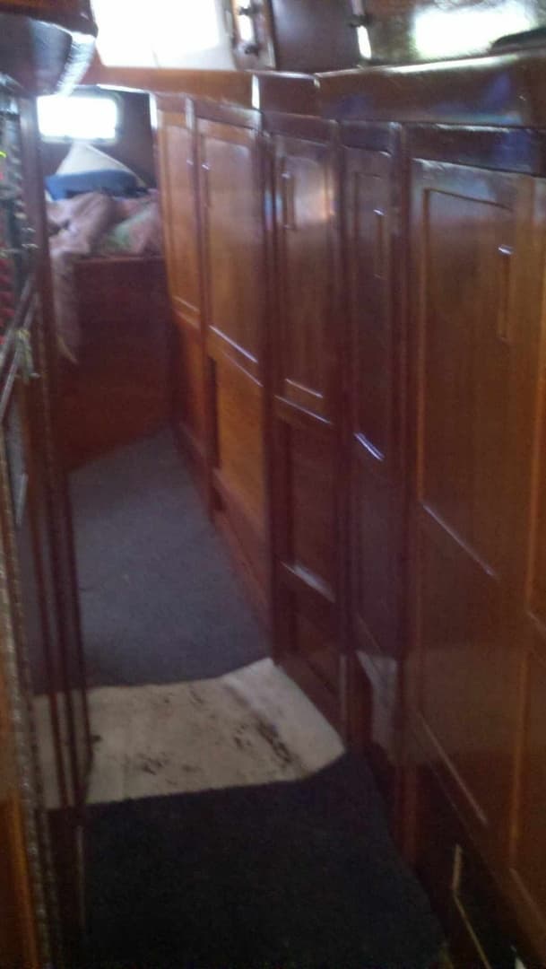 1976 Islander SAILING VESSEL