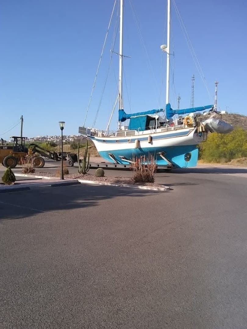1976 Islander SAILING VESSEL