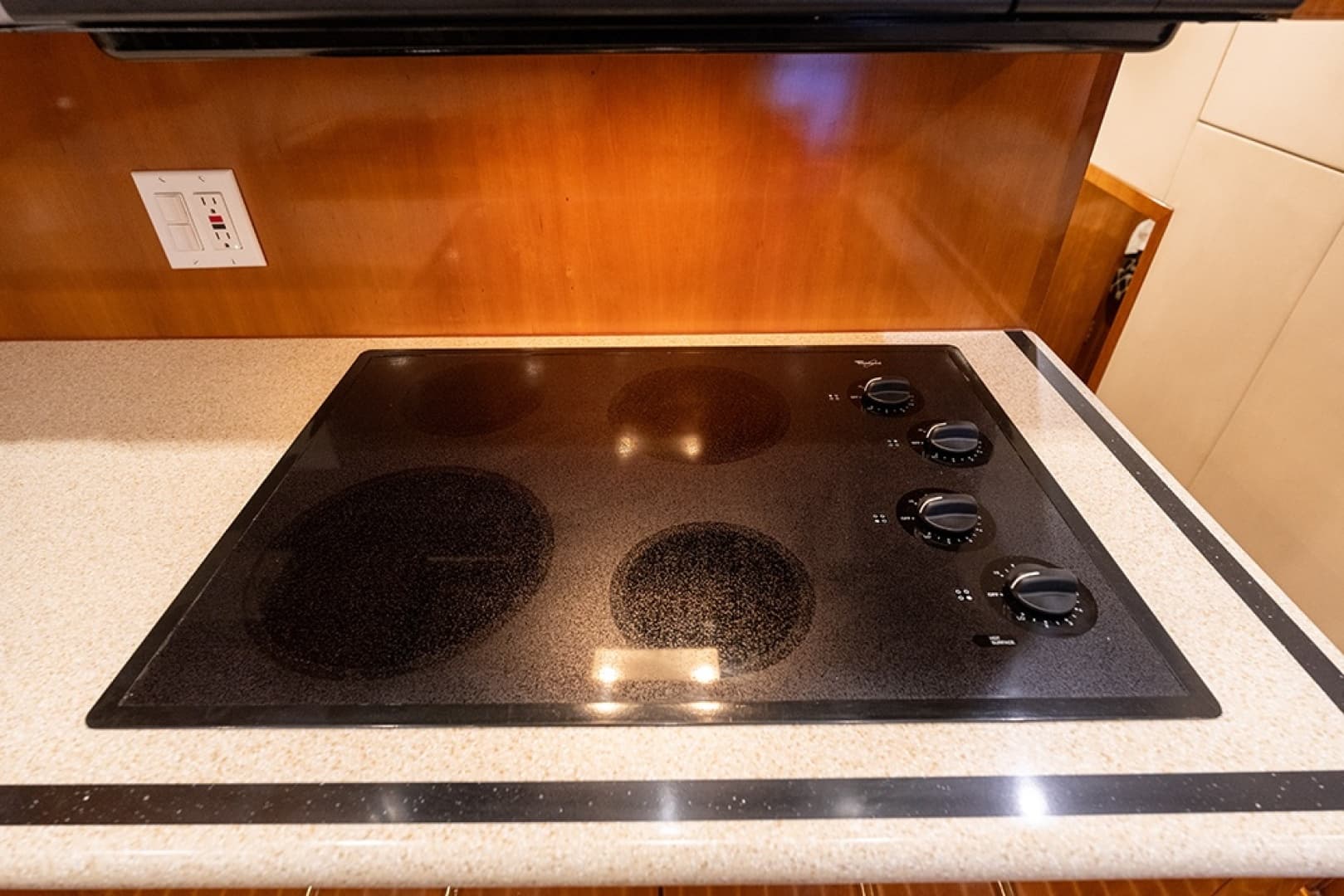 4-burner surface cooktop