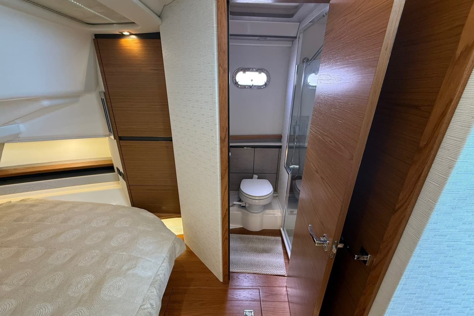 2022 Tiara Yachts 48 LS
