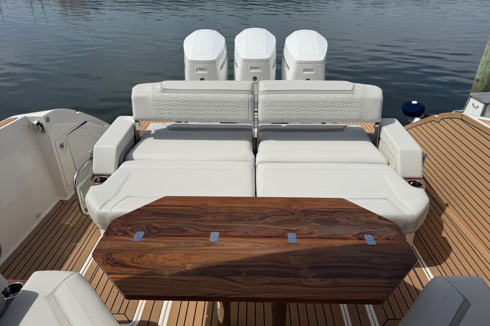 2022 Tiara Yachts 48 LS