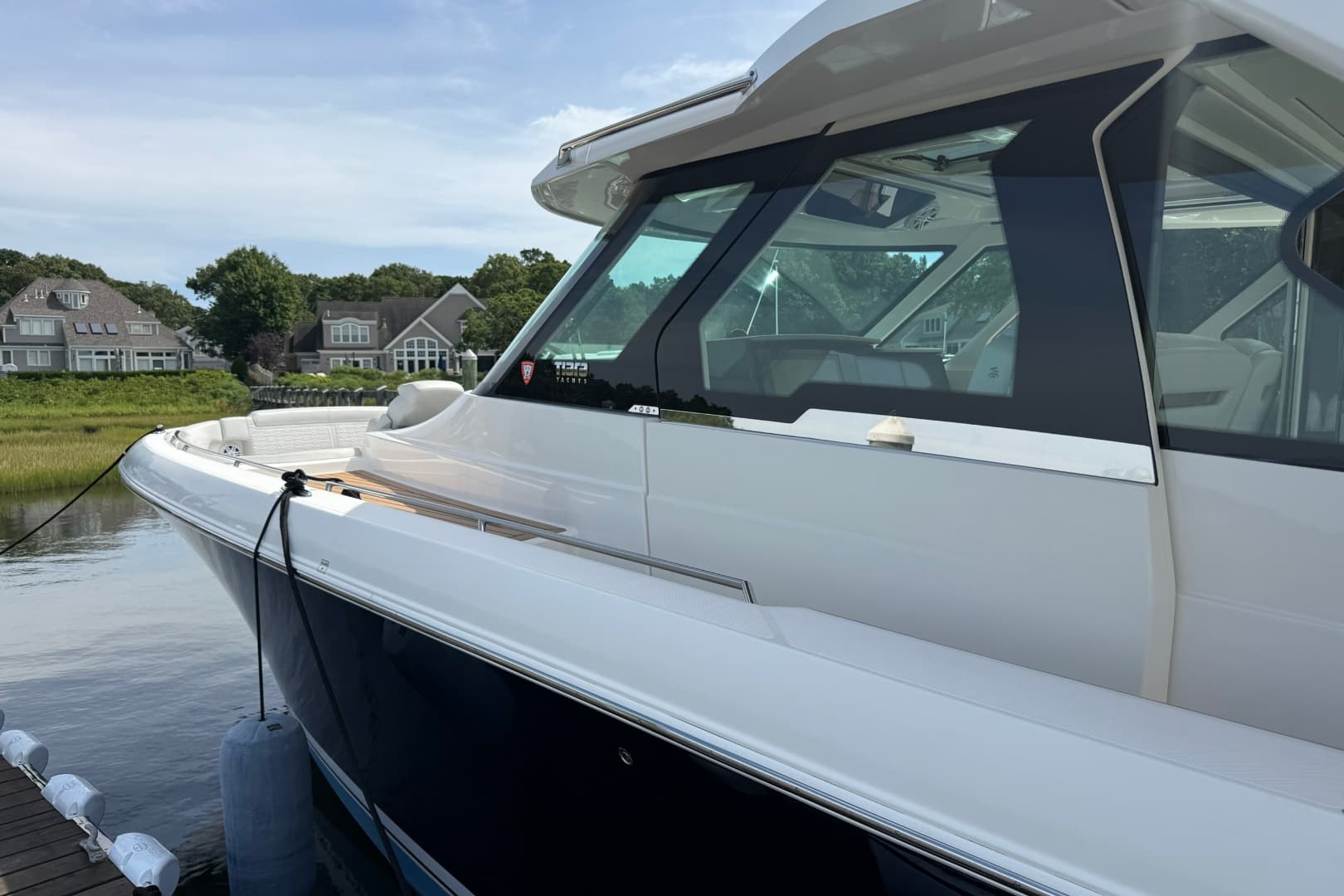 2022 Tiara Yachts 48 LS