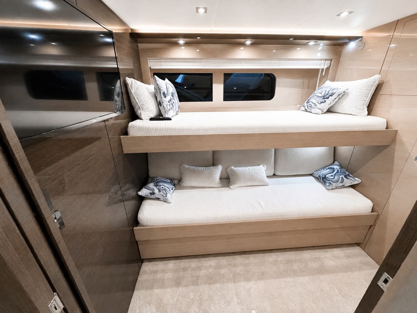 2019 Cruisers 60 FLY