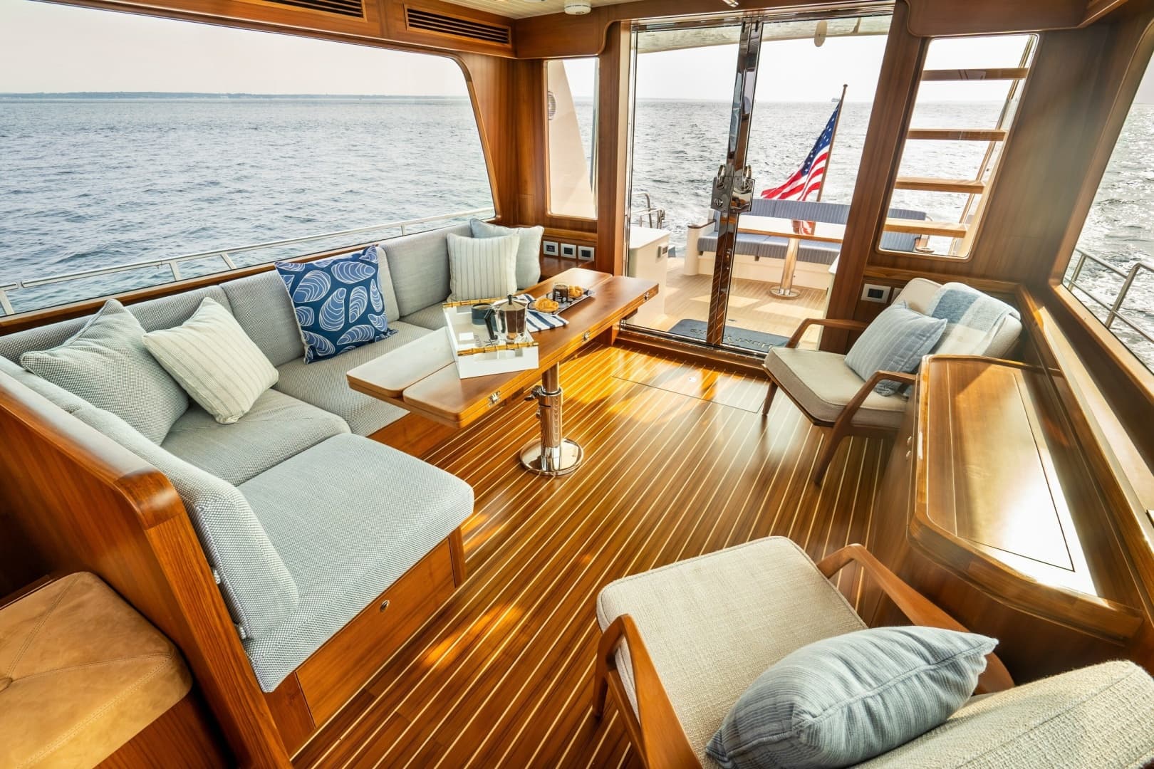 2027 Hunt Yachts 56 Flybridge
