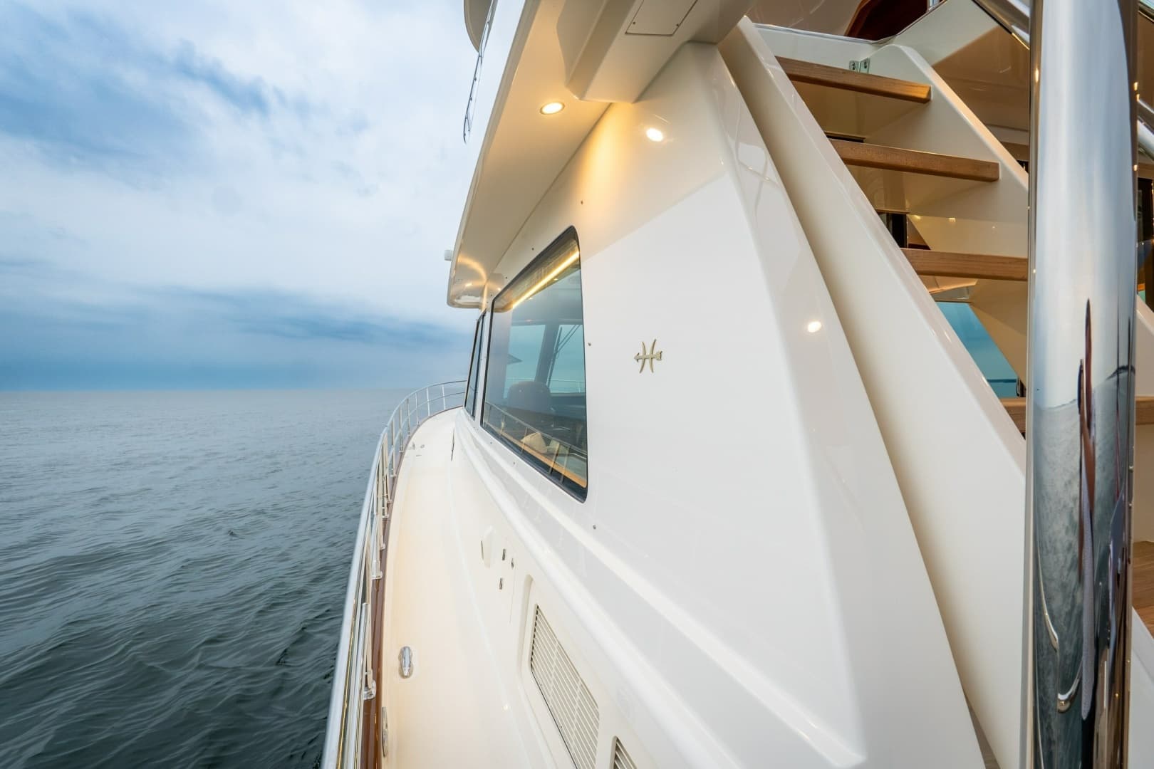 2027 Hunt Yachts 56 Flybridge