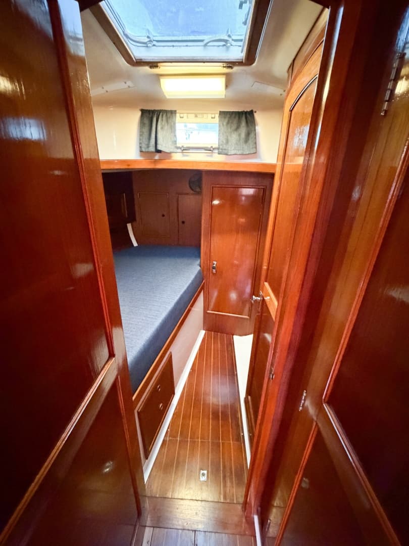 1989 Nonsuch 33