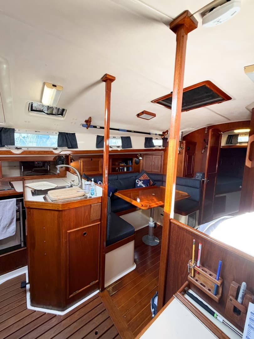 1989 Nonsuch 33