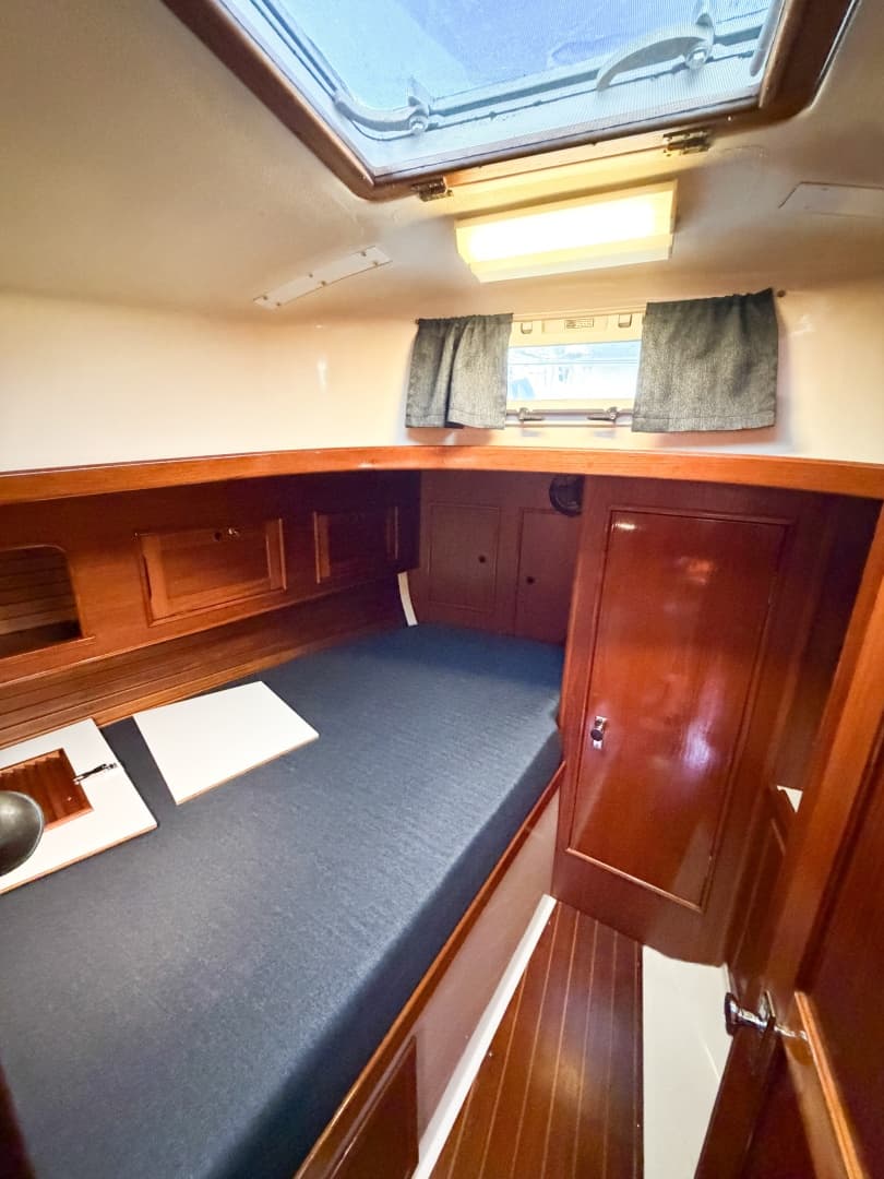 1989 Nonsuch 33