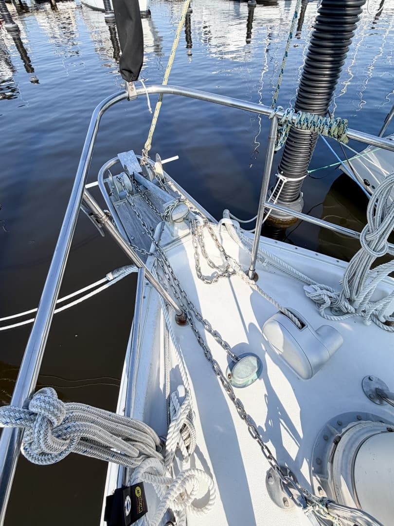 1989 Nonsuch 33