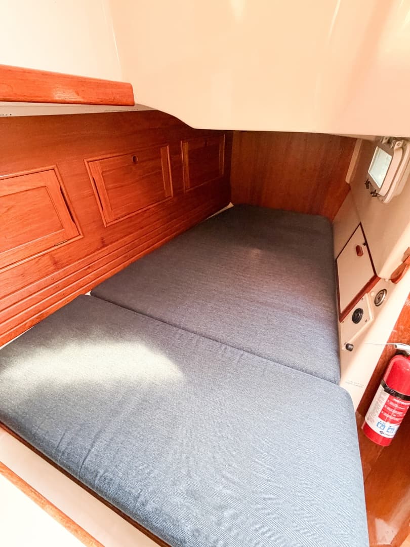 1989 Nonsuch 33