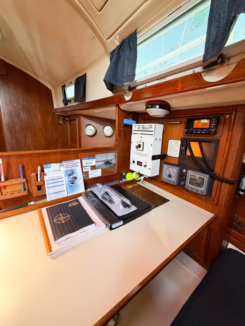 1989 Nonsuch 33
