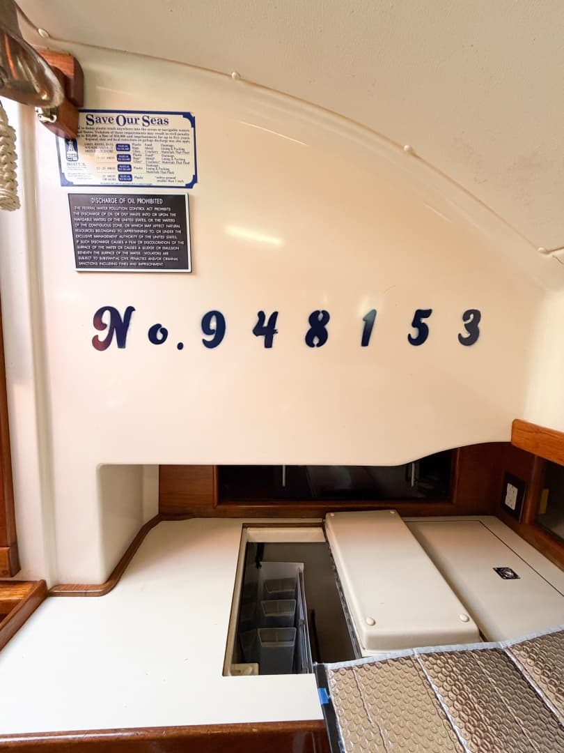 1989 Nonsuch 33