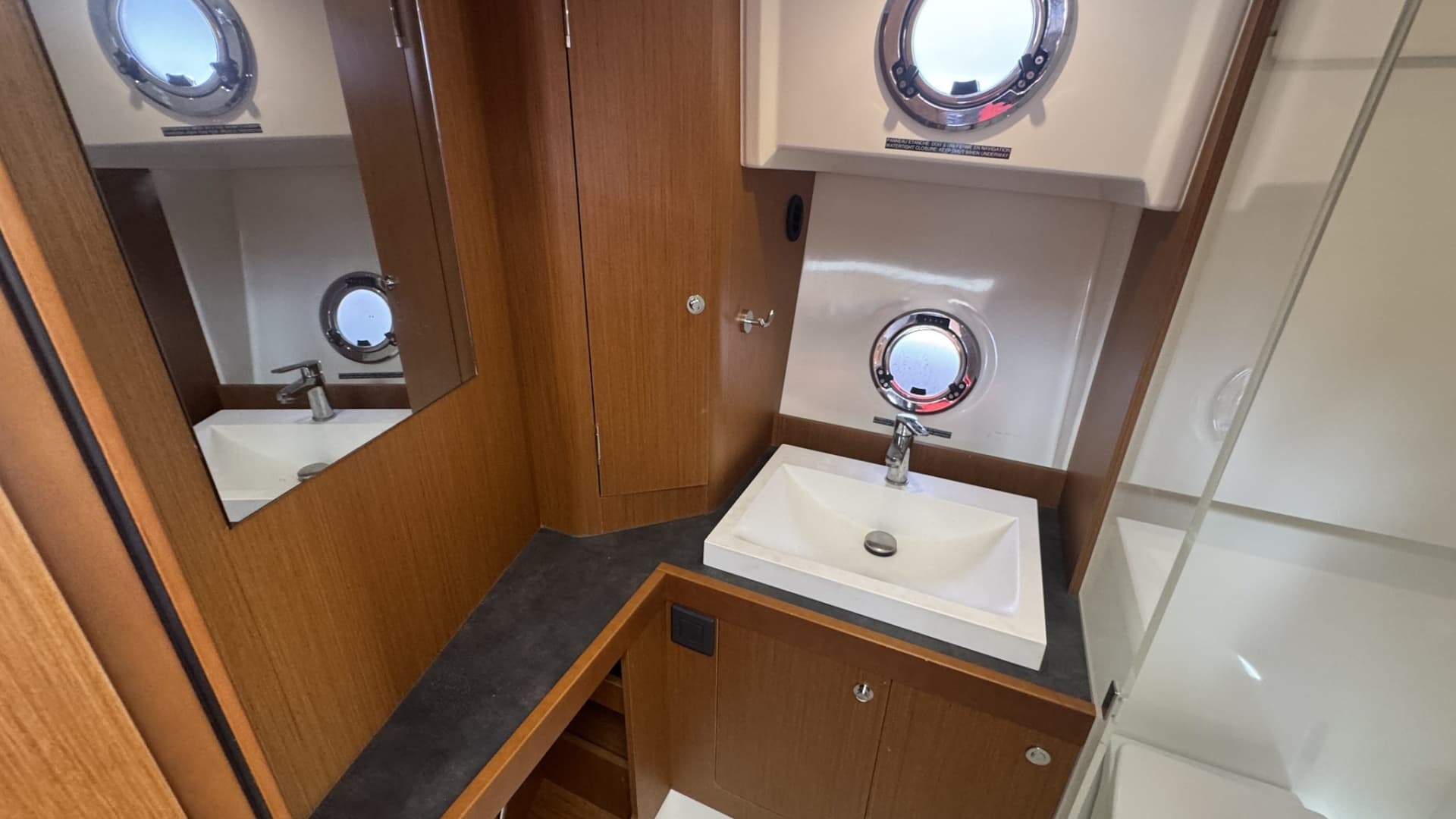 Starboard Dry Head Storage