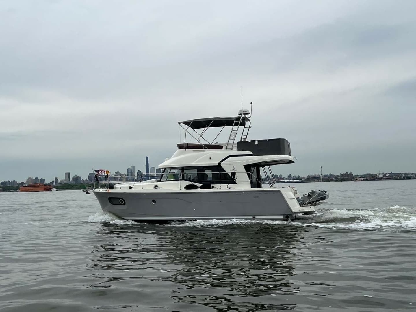 Exterior Port Profile - Cruising