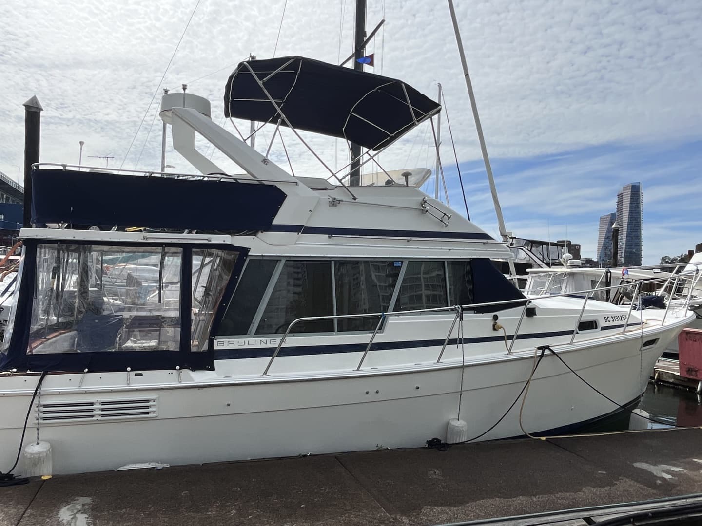 1987 Bayliner 3270 Motoryacht