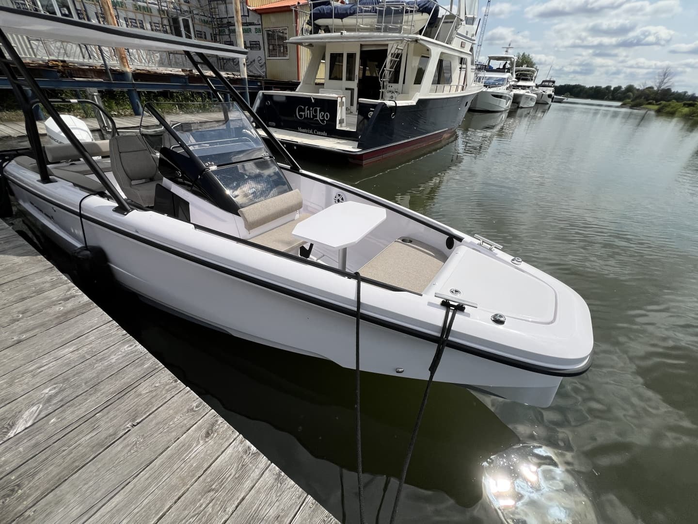 2024 Axopar 22 T-Top