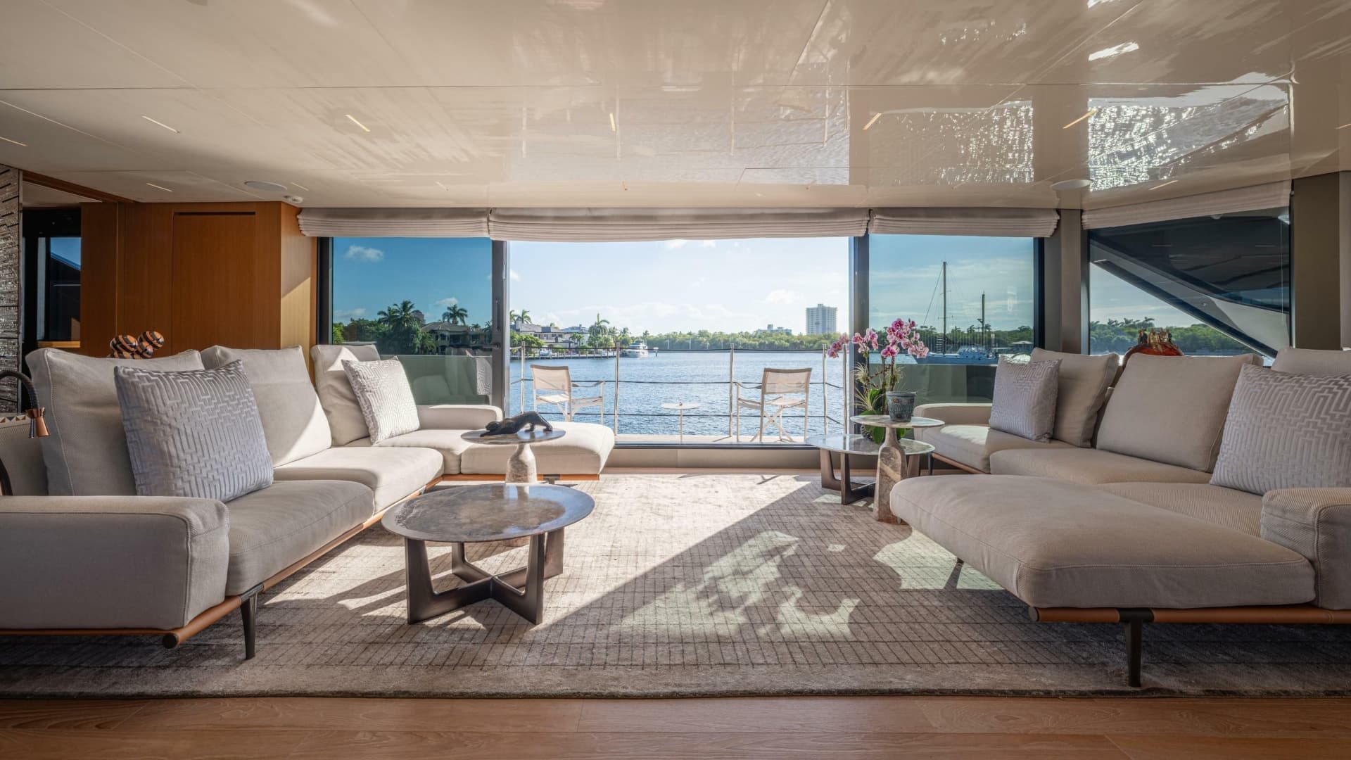 Main Salon Looking Starboard 