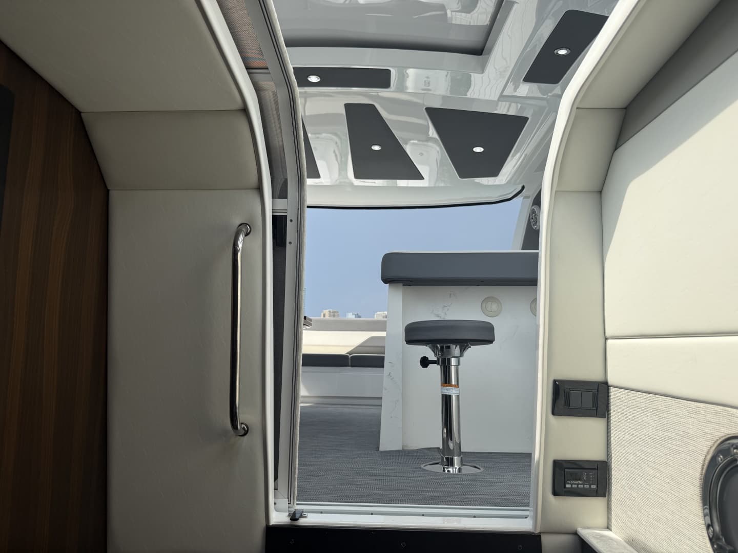 2021 Cruisers Yachts 42 GLS OB