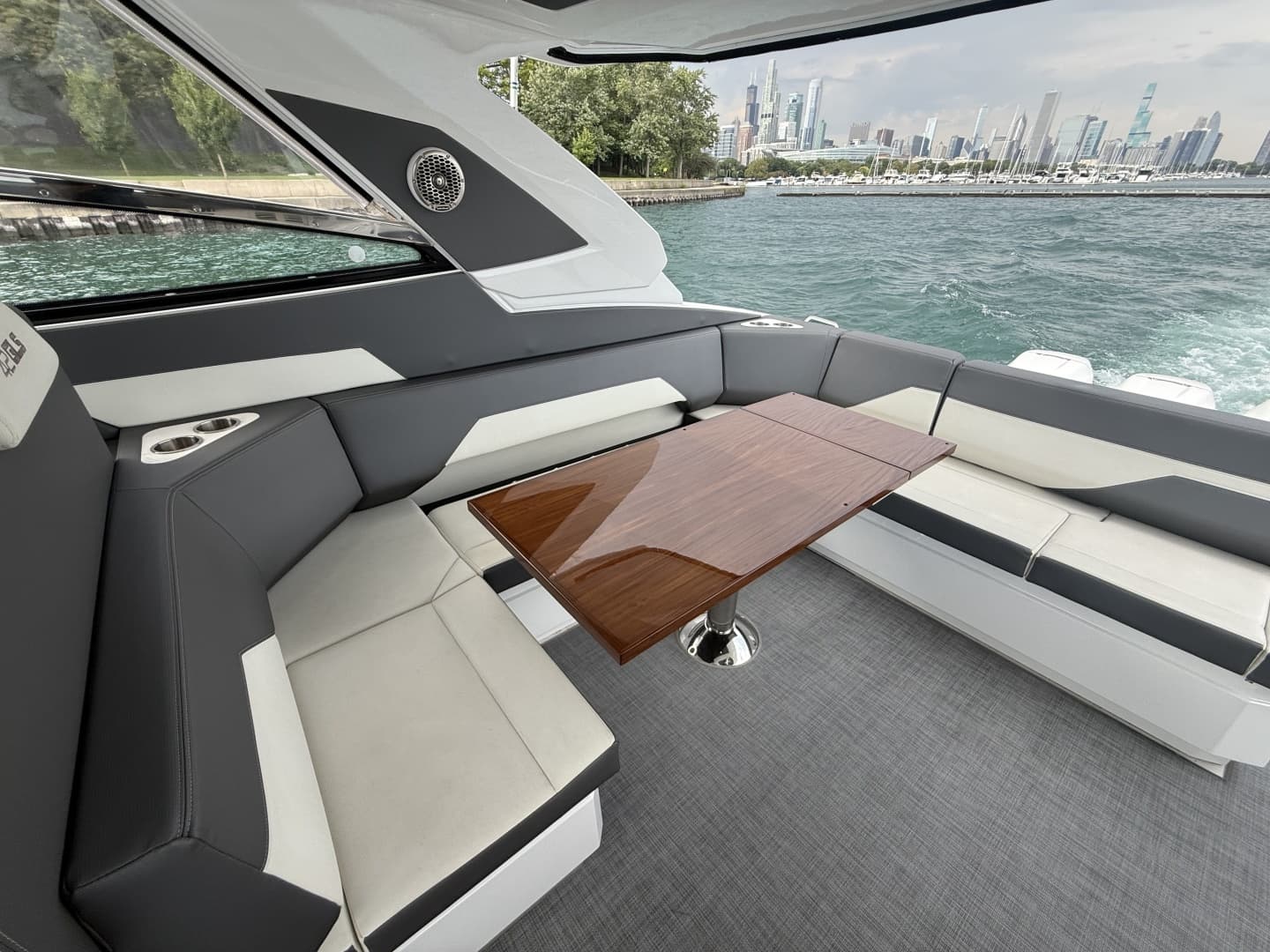 2021 Cruisers Yachts 42 GLS OB