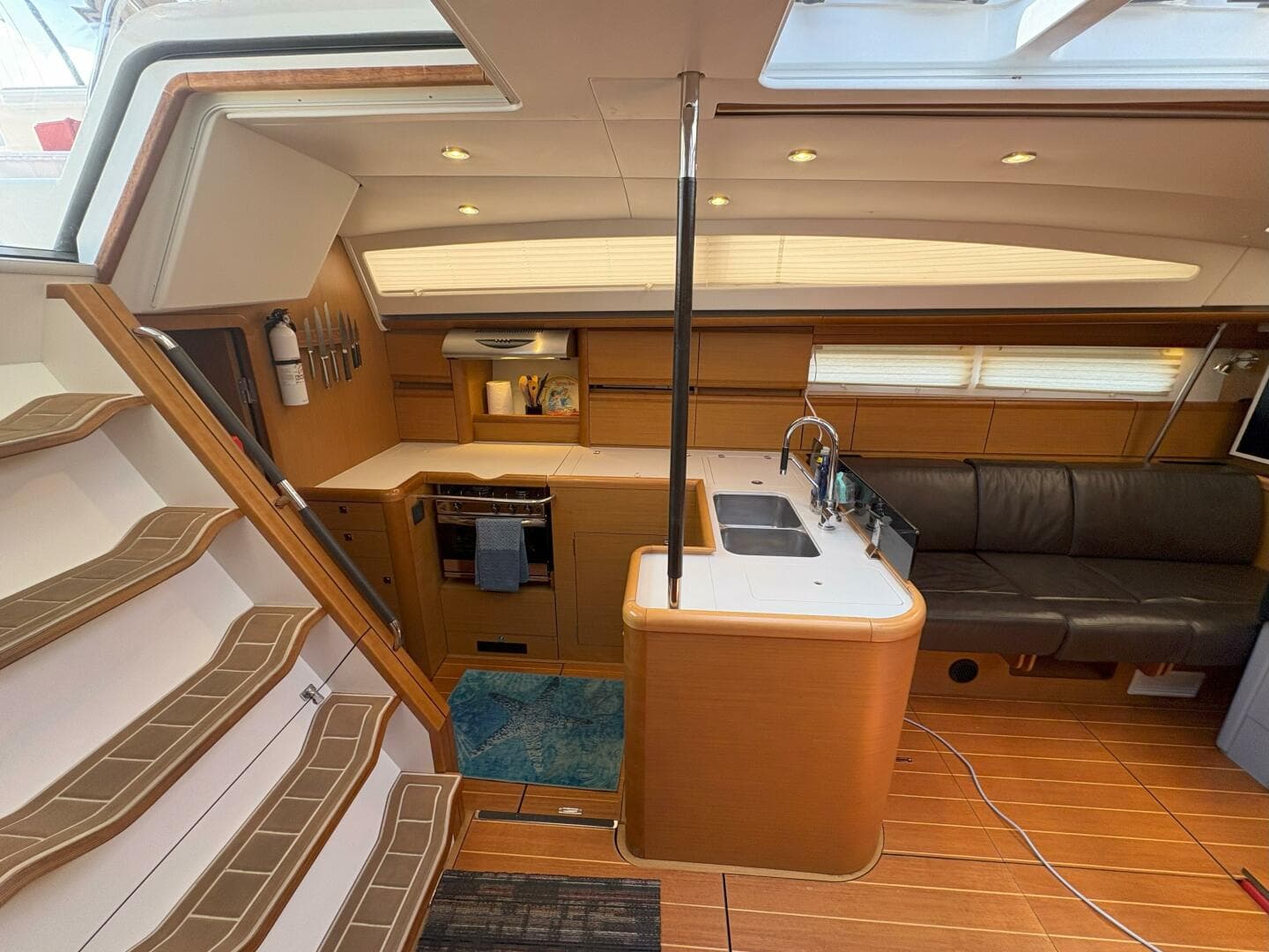 2012 Jeanneau Yacht 57