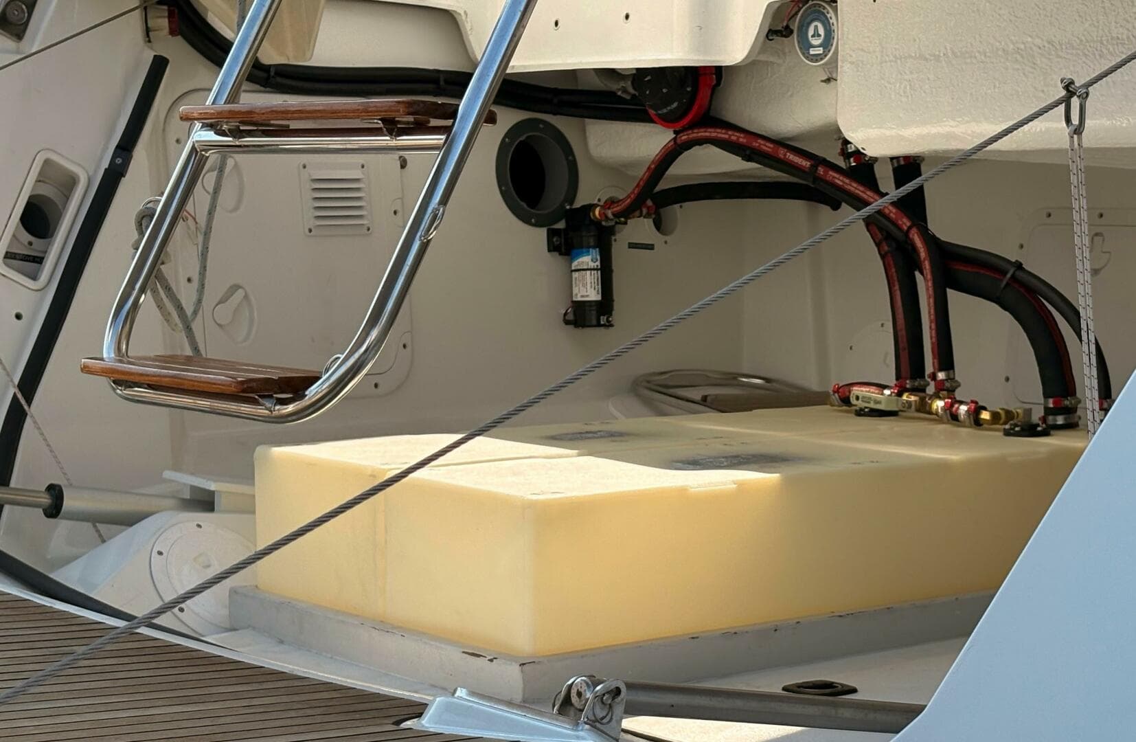 2012 Jeanneau Yacht 57