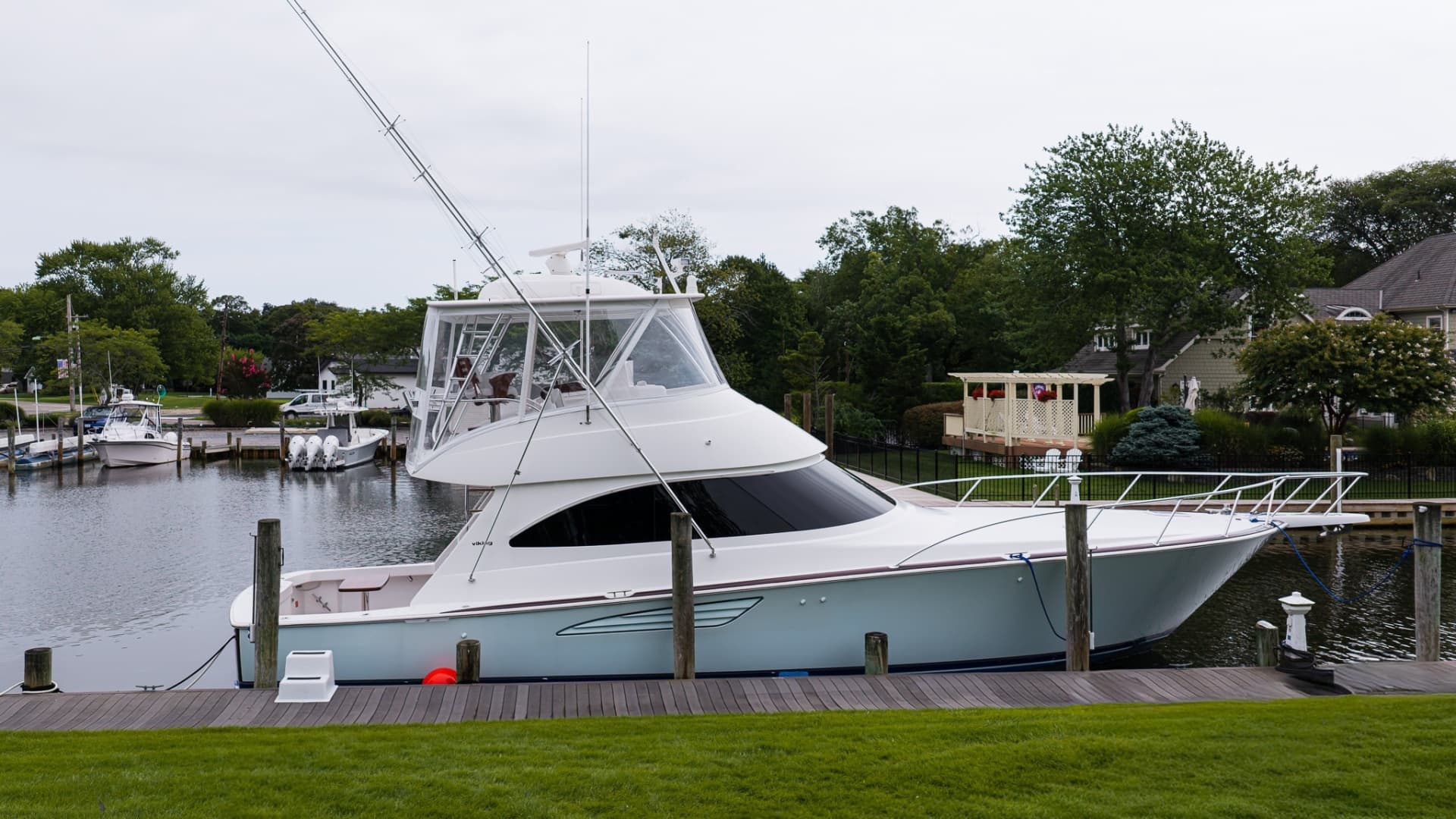 2022 Viking 48 Convertible