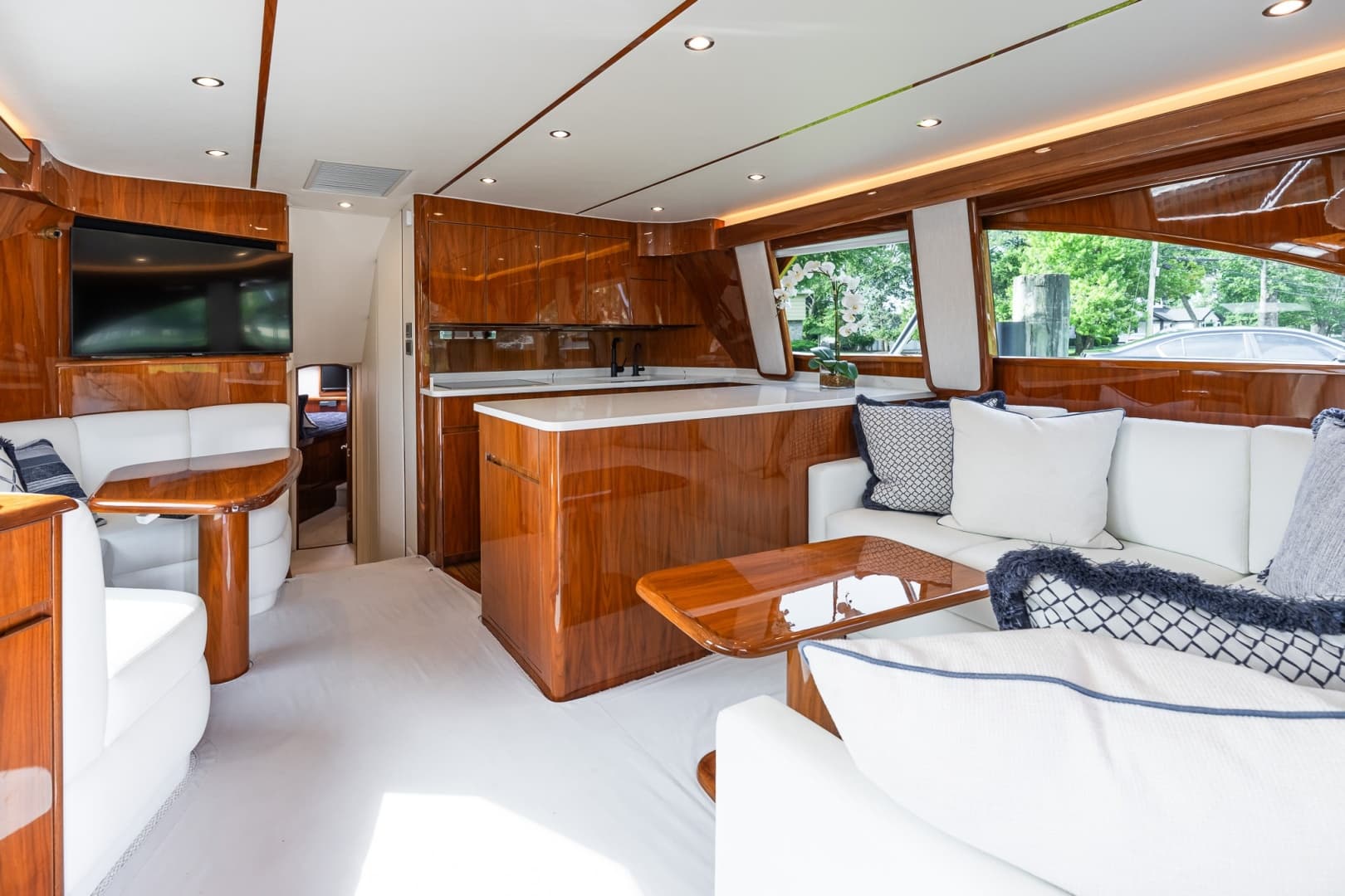 2022 Viking 48 Convertible
