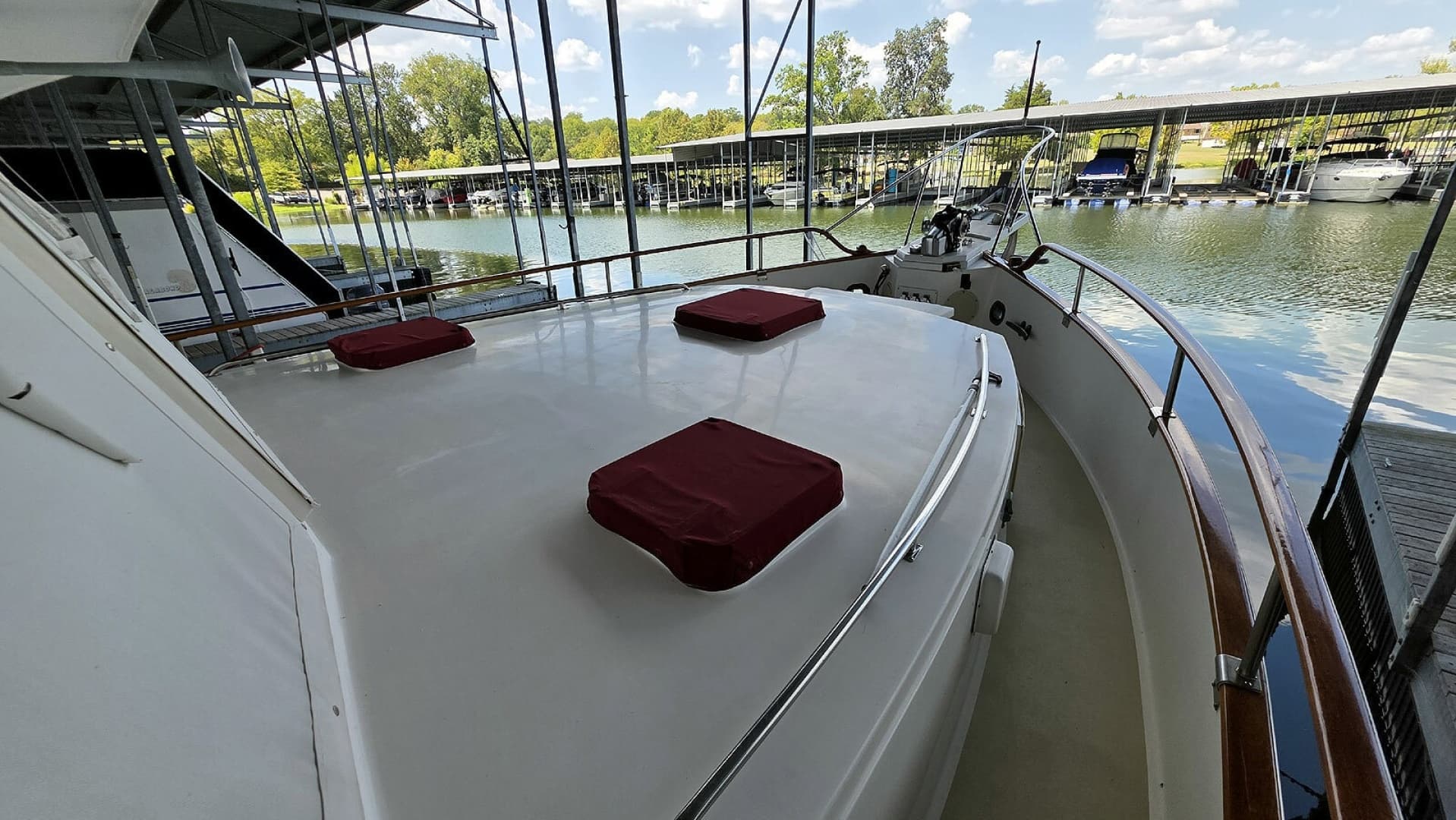 Fore Deck Port Forward