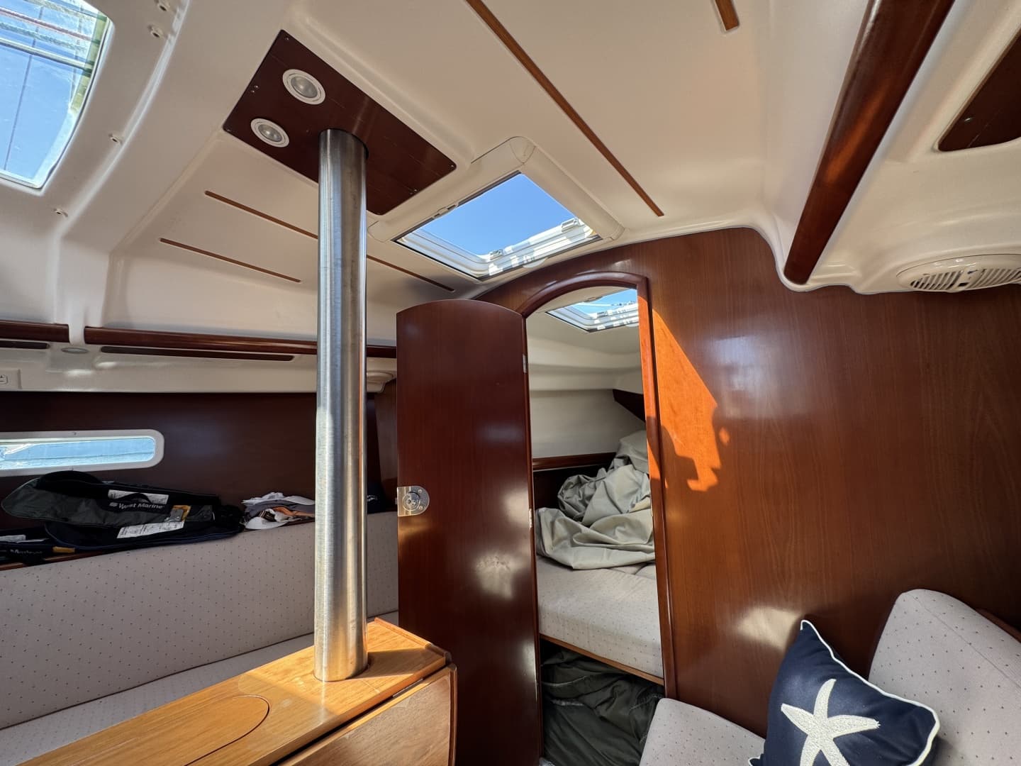 2004 Beneteau 