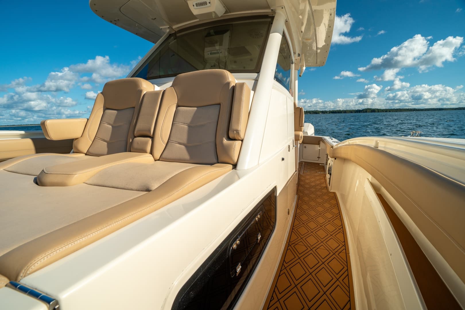 2019 Scout 355 LXF