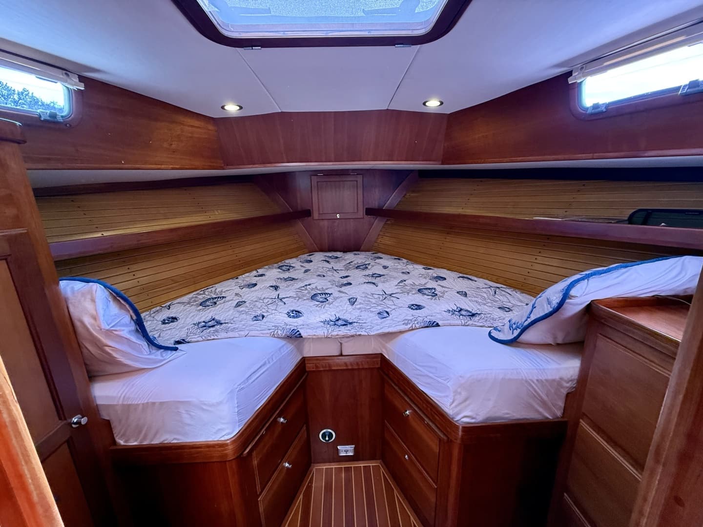 1999 Alden 40 Express