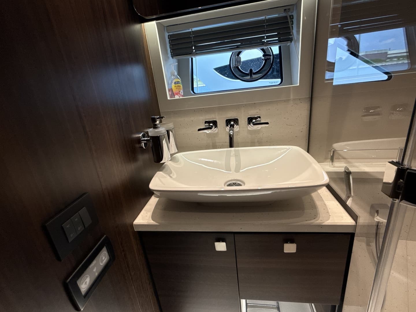 2023 Sunseeker Predator 65