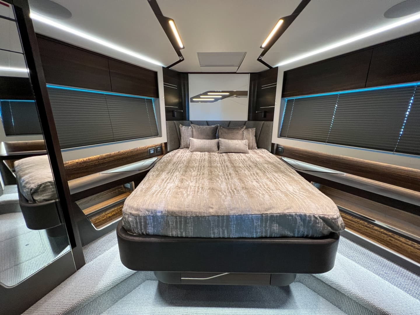 2023 Sunseeker Predator 65