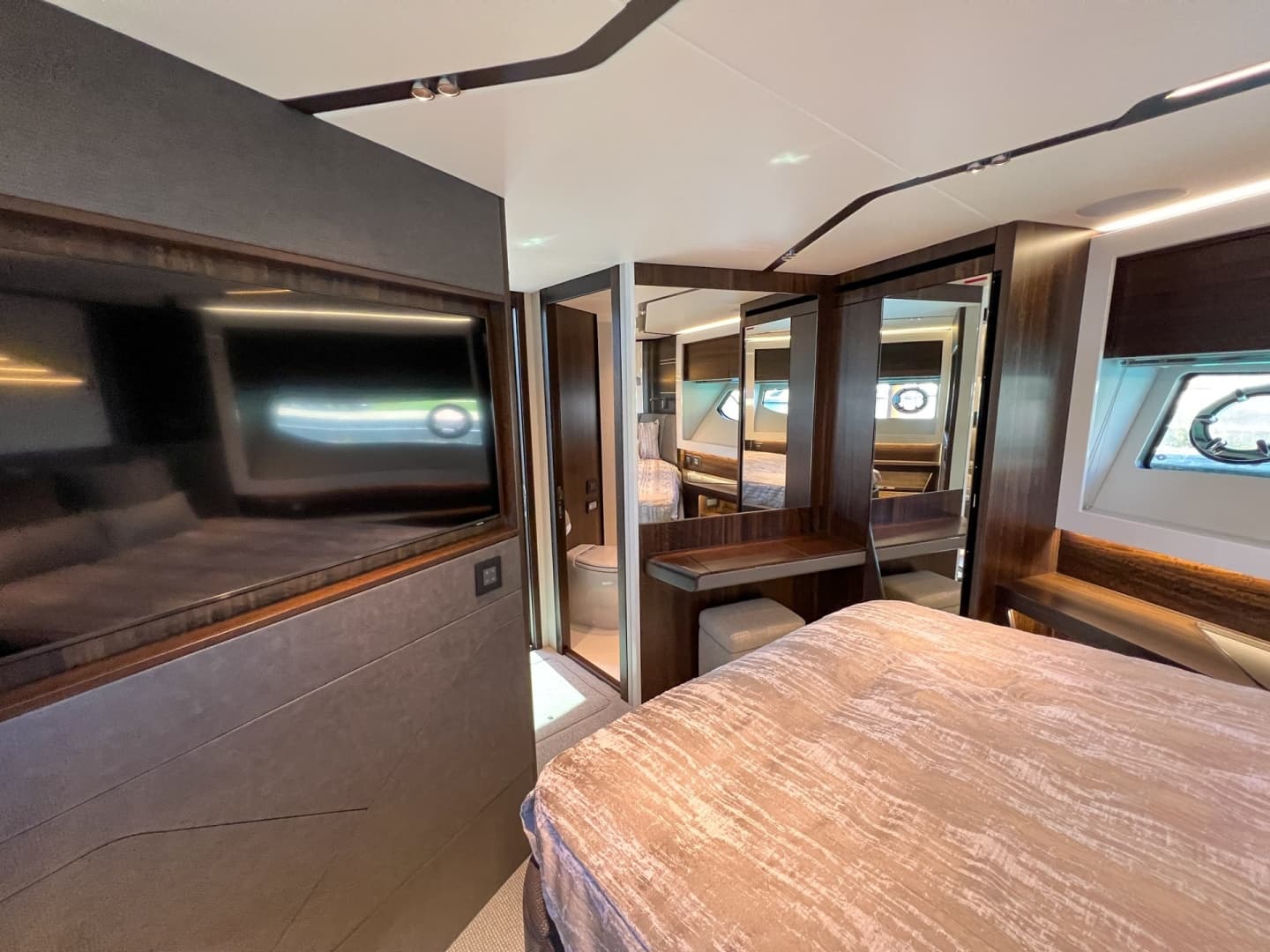 2023 Sunseeker Predator 65
