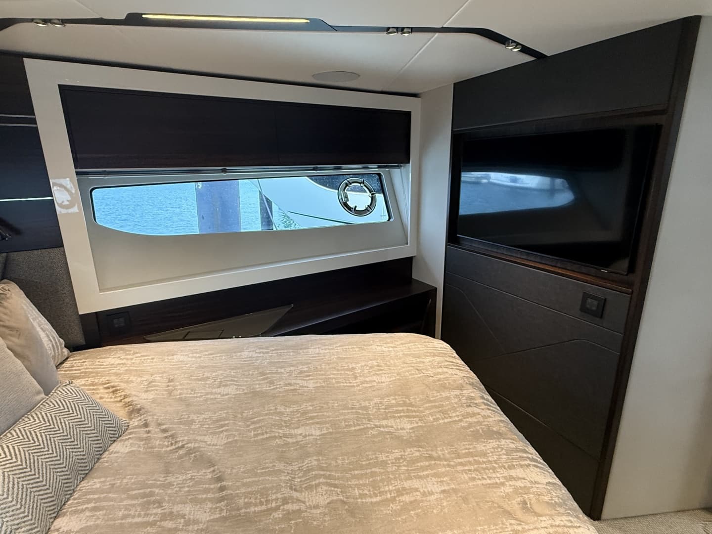 2023 Sunseeker Predator 65