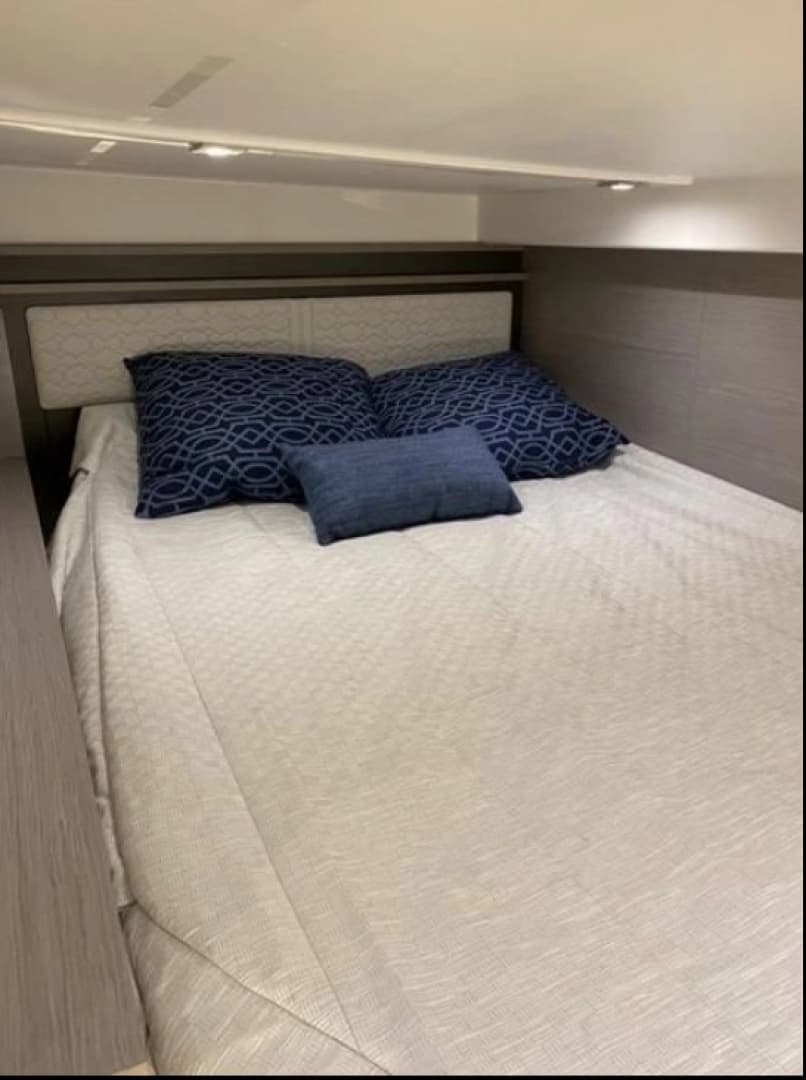 2022 Tiara Yachts 43 LE