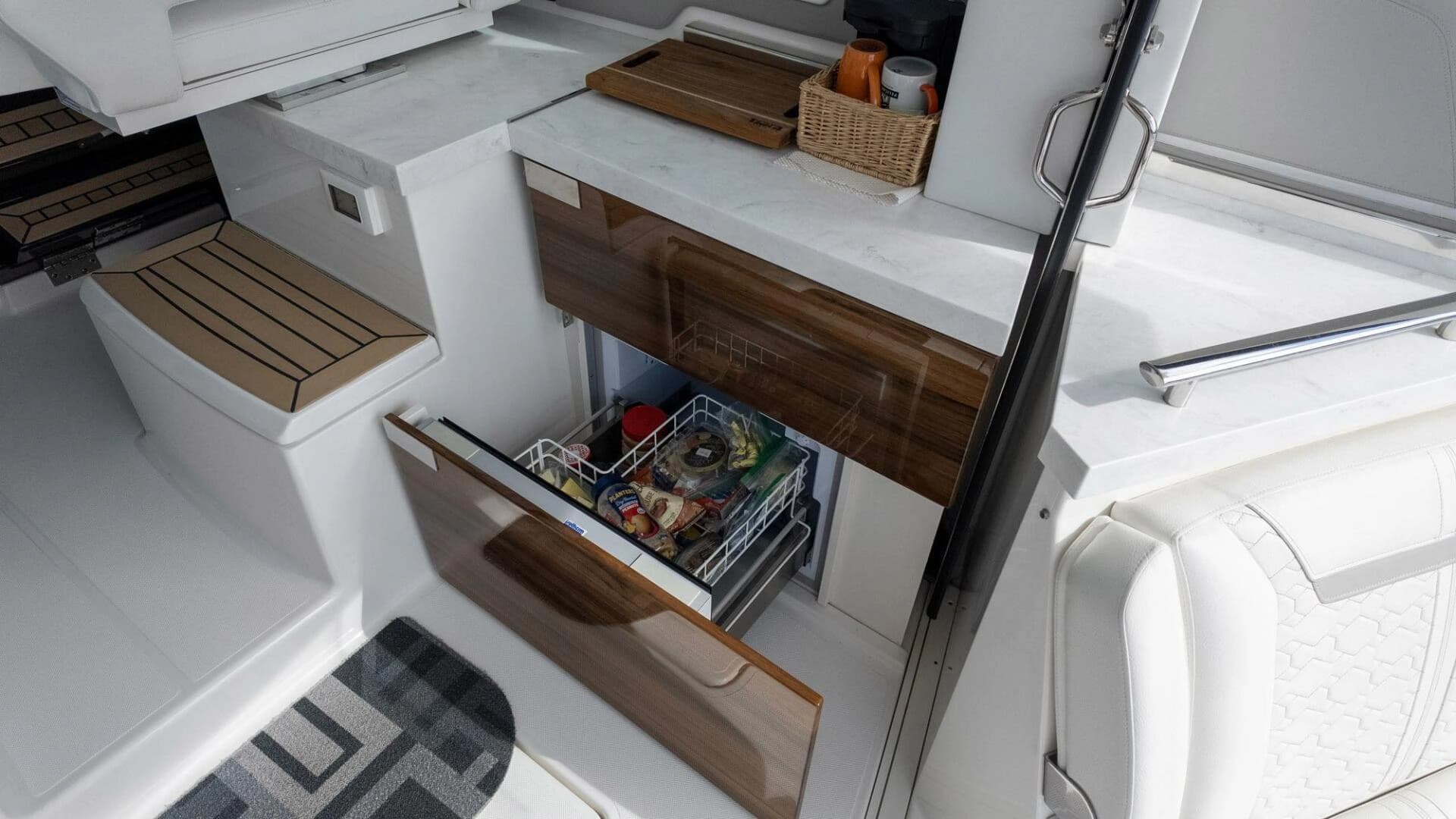 2022 Tiara Yachts 43 LE