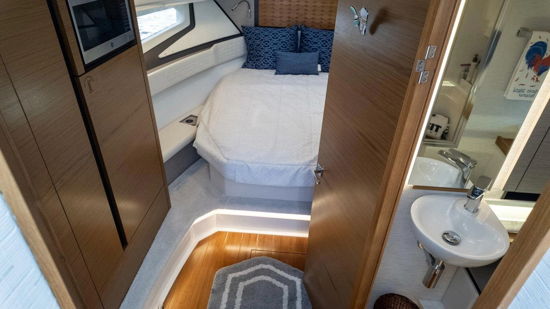 2022 Tiara Yachts 43 LE