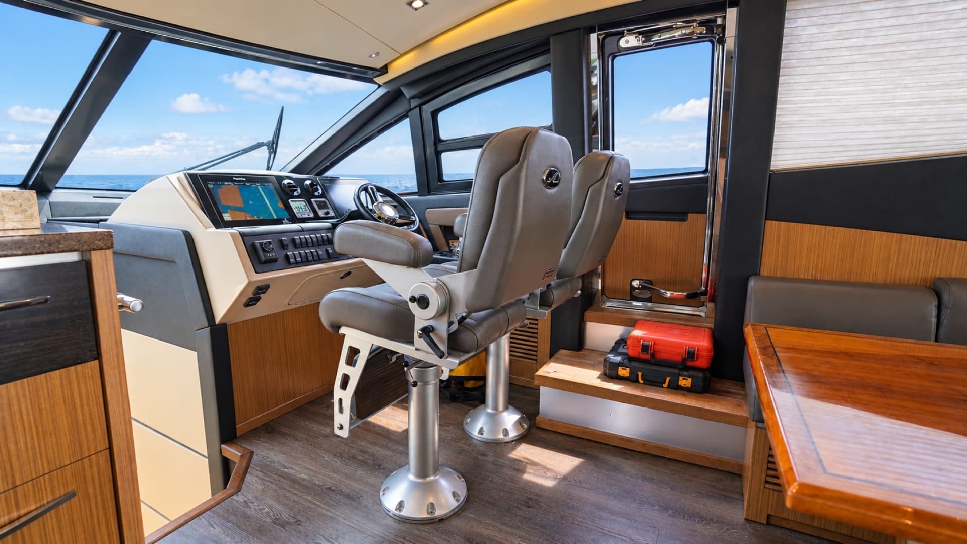 2016 Sea Ray L650 Fly