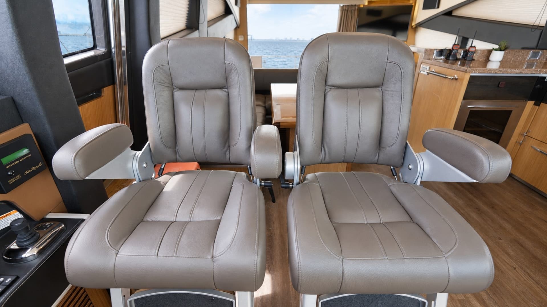 2016 Sea Ray L650 Fly