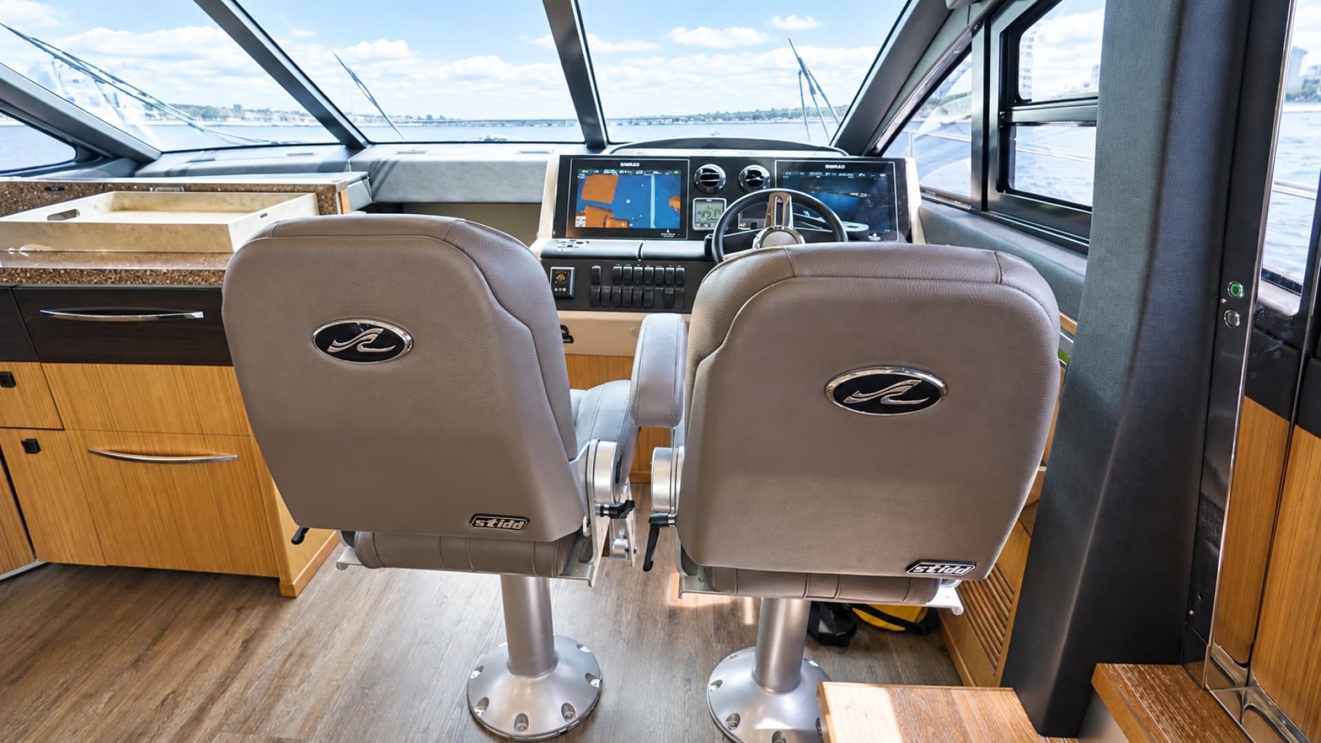 2016 Sea Ray L650 Fly