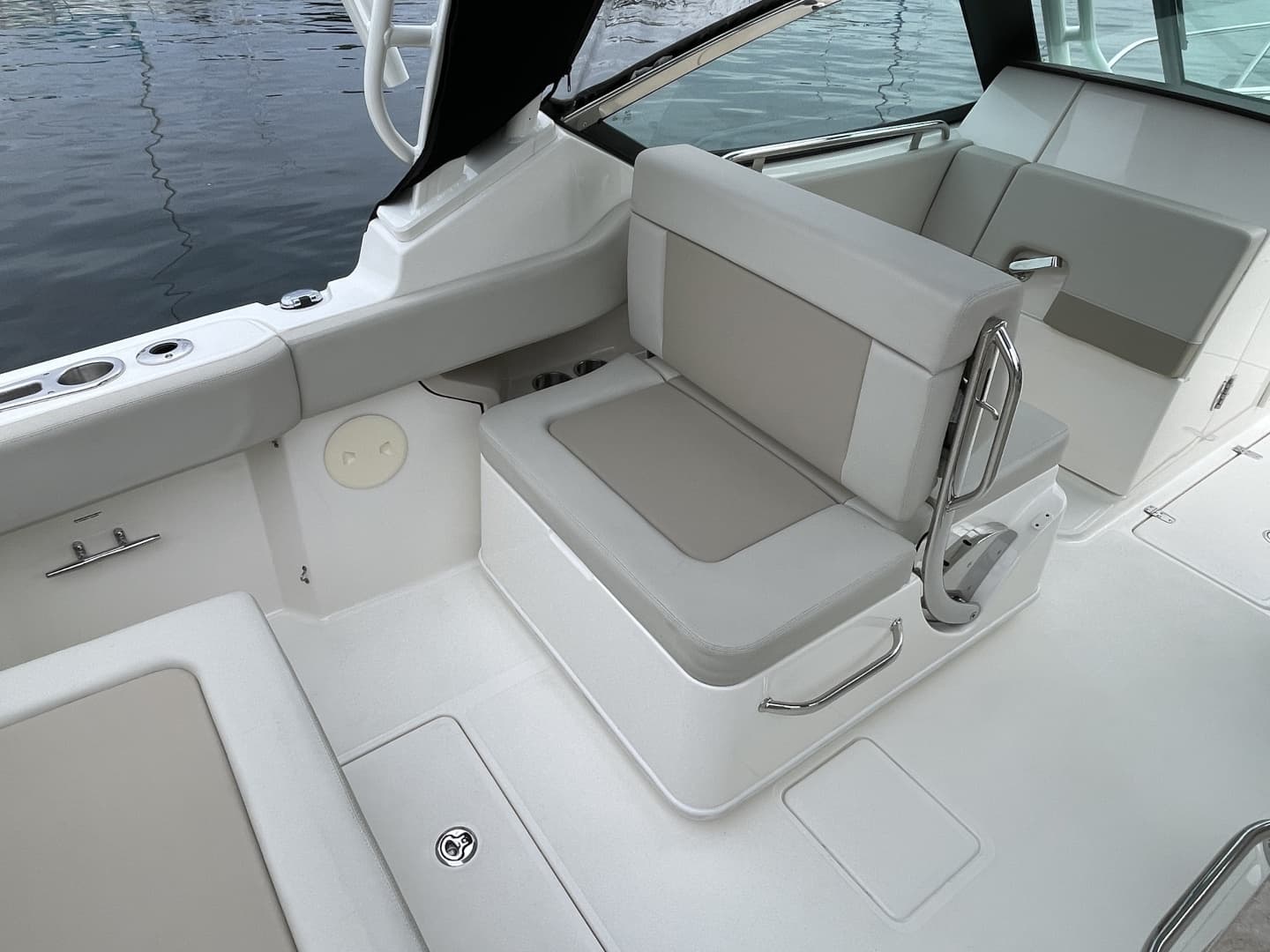 2023 Boston Whaler 