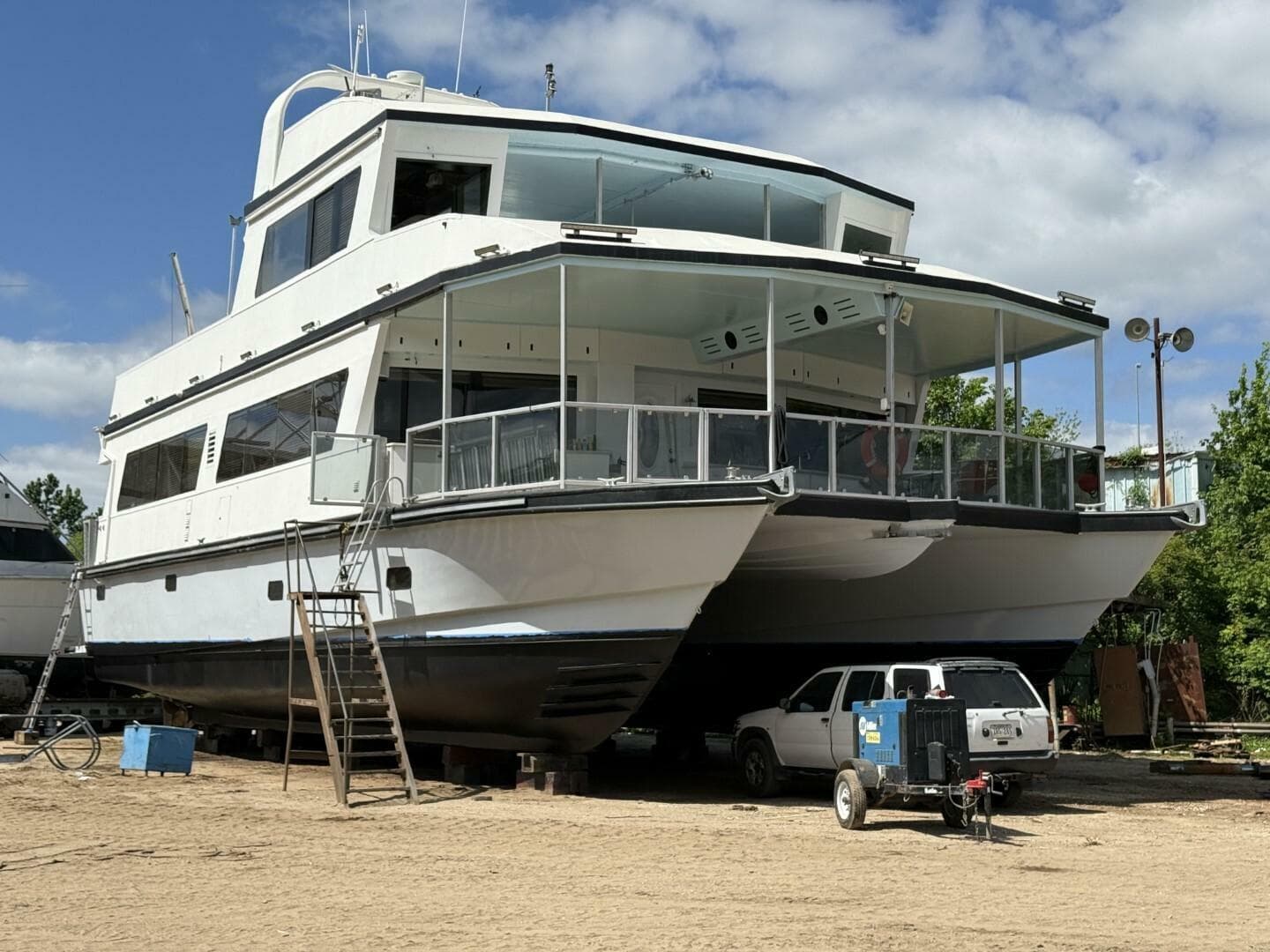 2018 Avenger Luxury Catamaran Coastal Cruiser