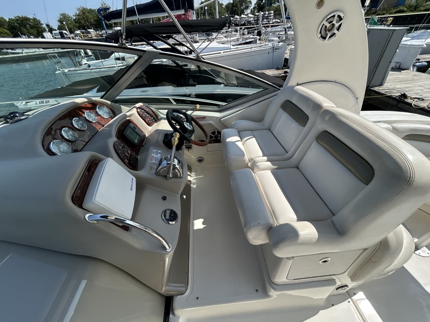 2006 Sea Ray 320 Sundancer