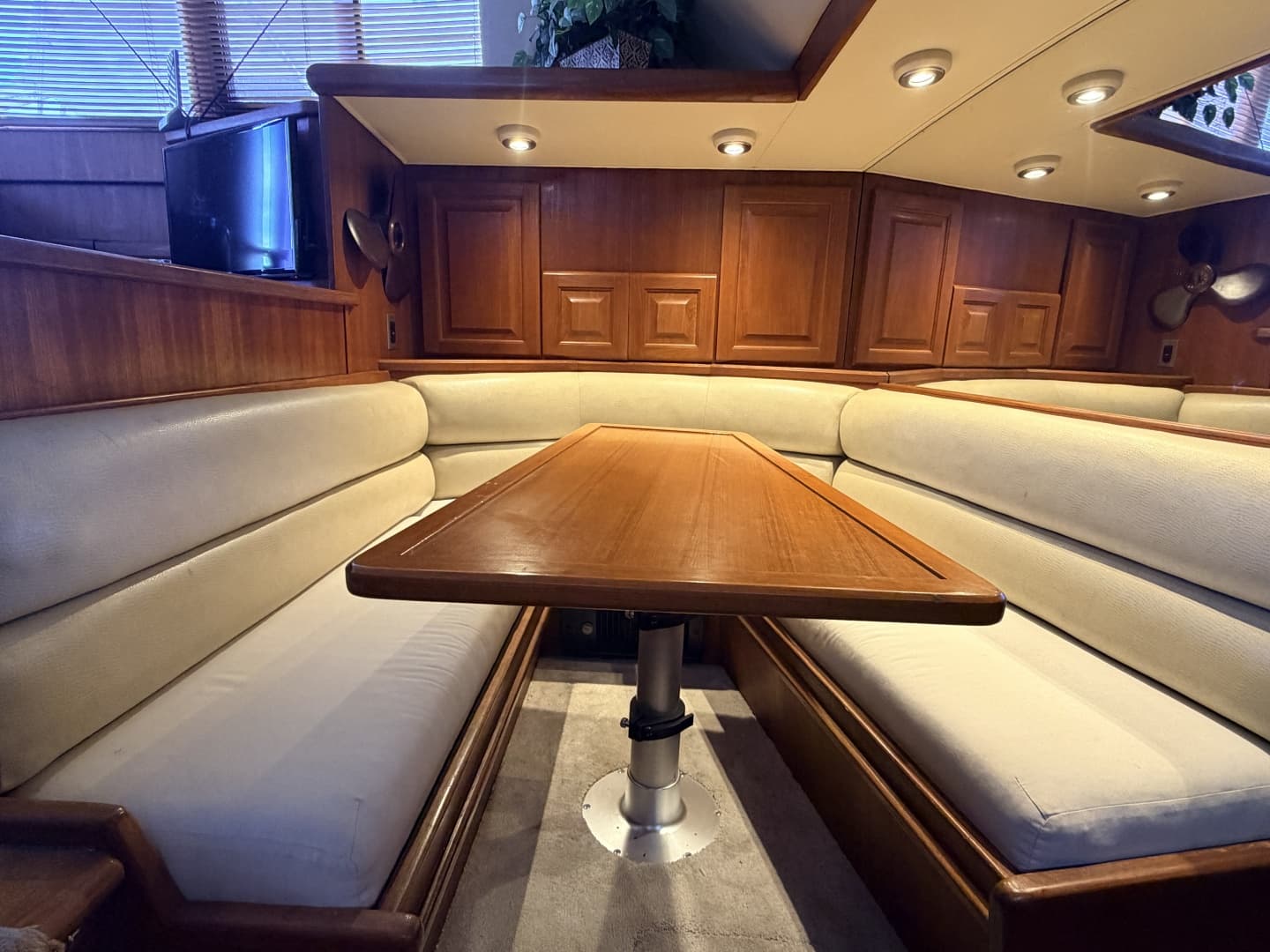 1989 Viking Viking 41 Convertible